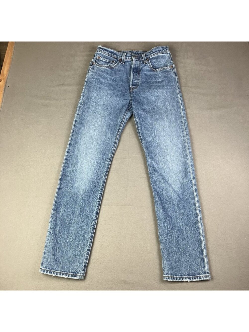 Levis 501 Jeans Women’s Size 26x30 Light Blue Wash Denim Button Fly